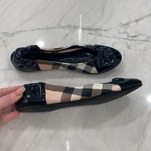 Burberry nova flats